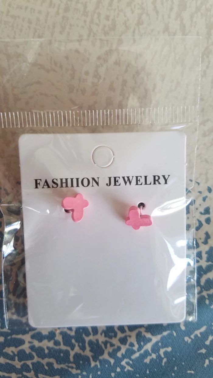 Boucle d oreille papillon