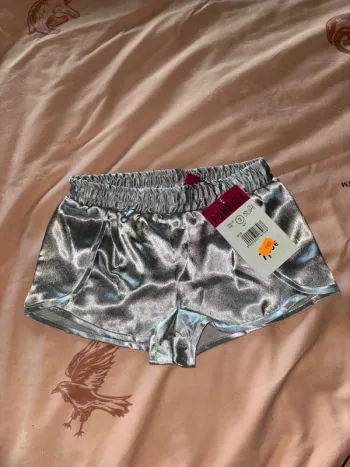 Short métallique