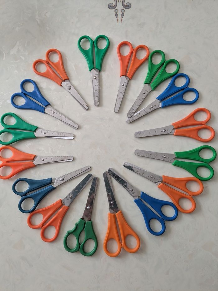 Lot de 10 paires de ciseaux enfants inox à bouts ronds. - photo numéro 3