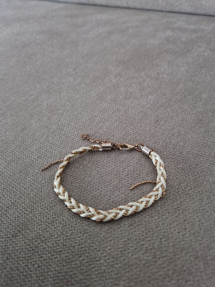 Bracelet tressé blanc crème avec lignes boules dorées - photo numéro 4