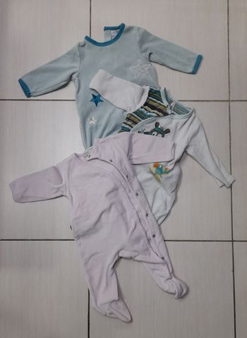 Pyjamas 9 mois 
Bon état 