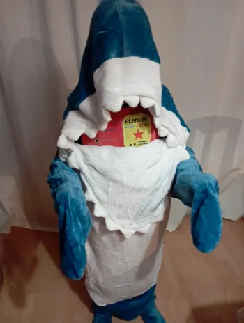Déguisement requin neuf