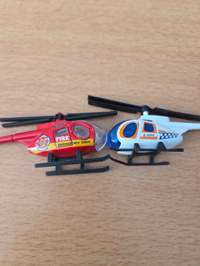 Lot de 2 hélicoptères - Jouets miniatures - photo numéro 6