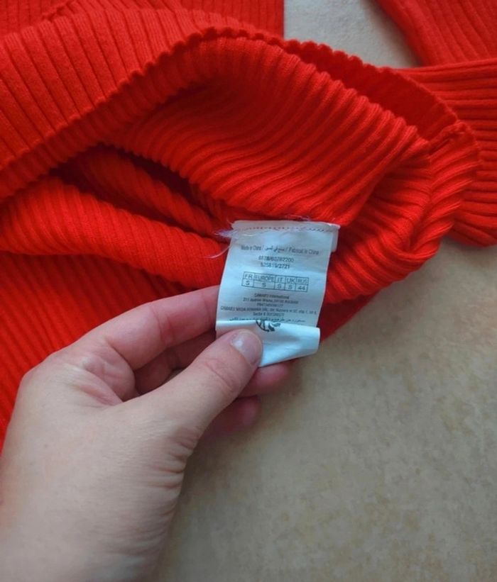 Pull court taille S - photo numéro 2