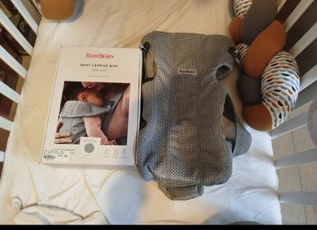 Porte bébé naissance Babybjorn gris