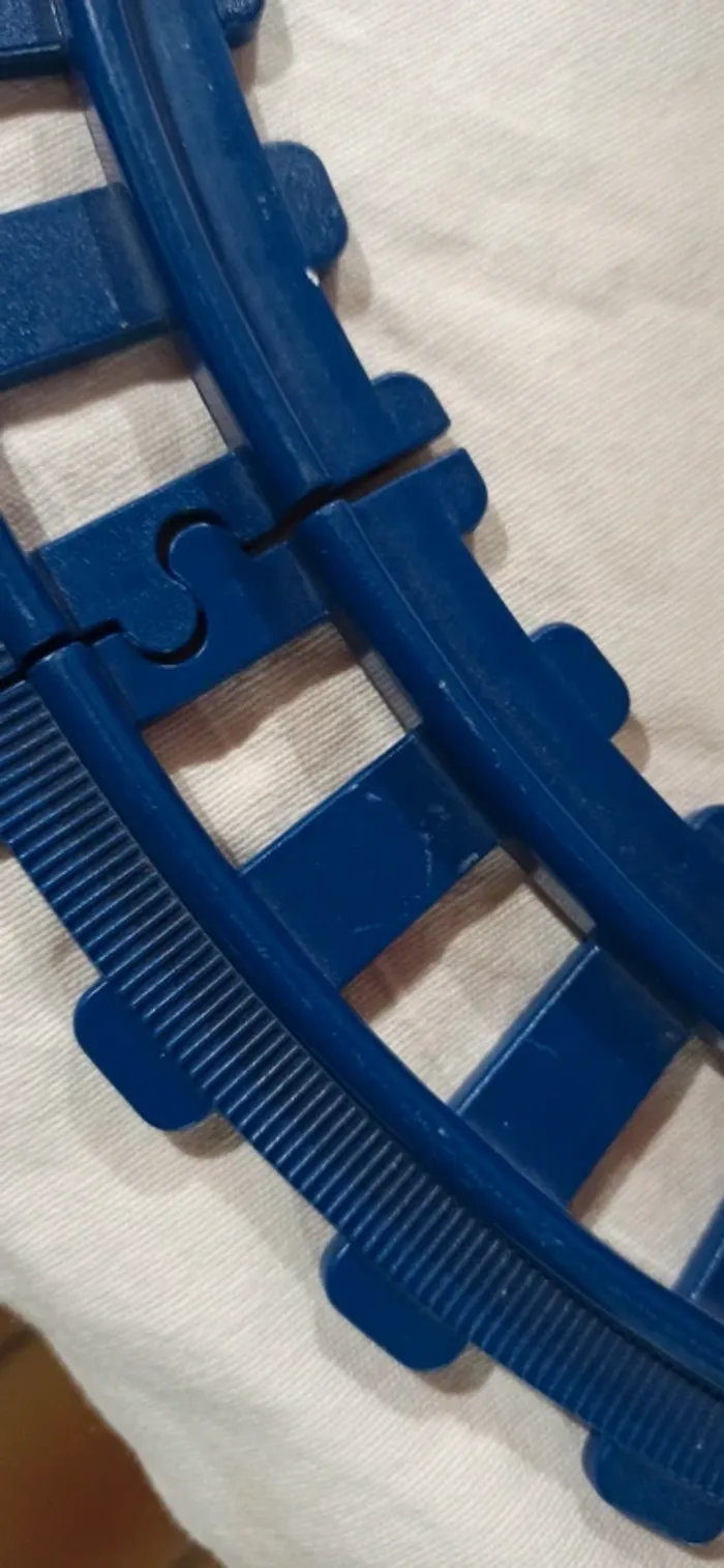 Train avec wagon et voyageurs sur rails playmobil 123 - photo numéro 14