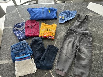 Lot de vêtements taille 3 ans très bon état