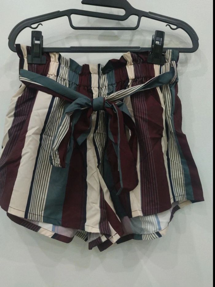 Short shein taille M(38) neuf