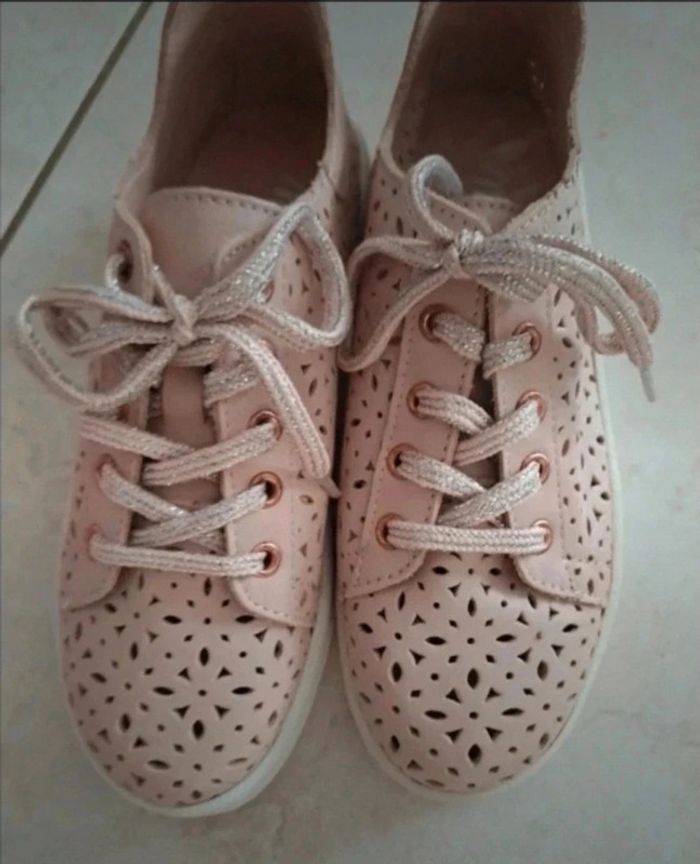 Chaussures neuves 32 - photo numéro 4