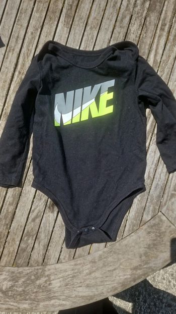Body manches longues Nike 24 mois