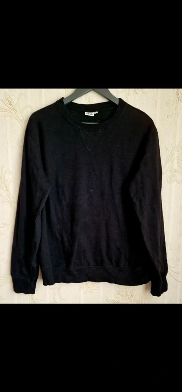 Pull taille L noir