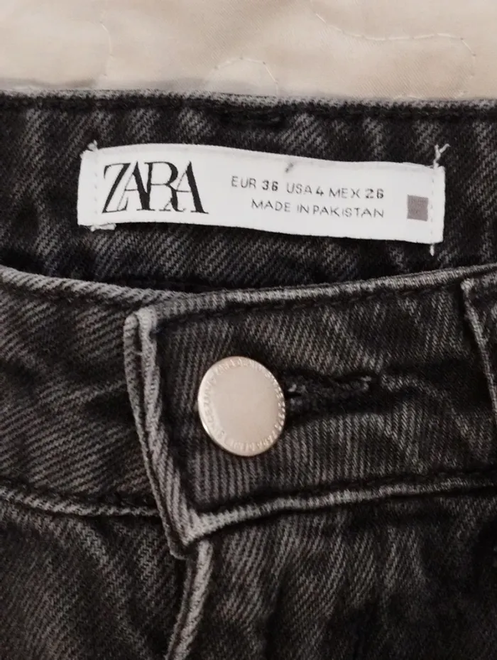 Jean noir Zara femme taille 36 - photo numéro 2