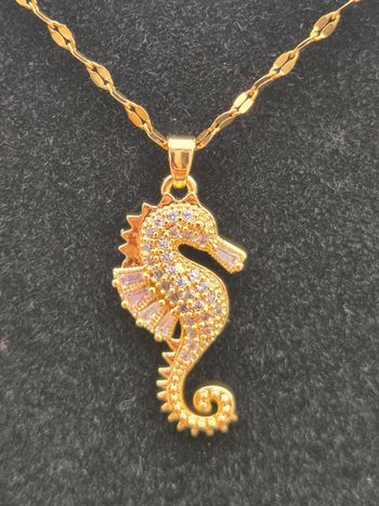 Collier hyppocampe en acier