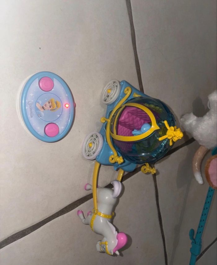 Carrosse téléguidée - photo numéro 3