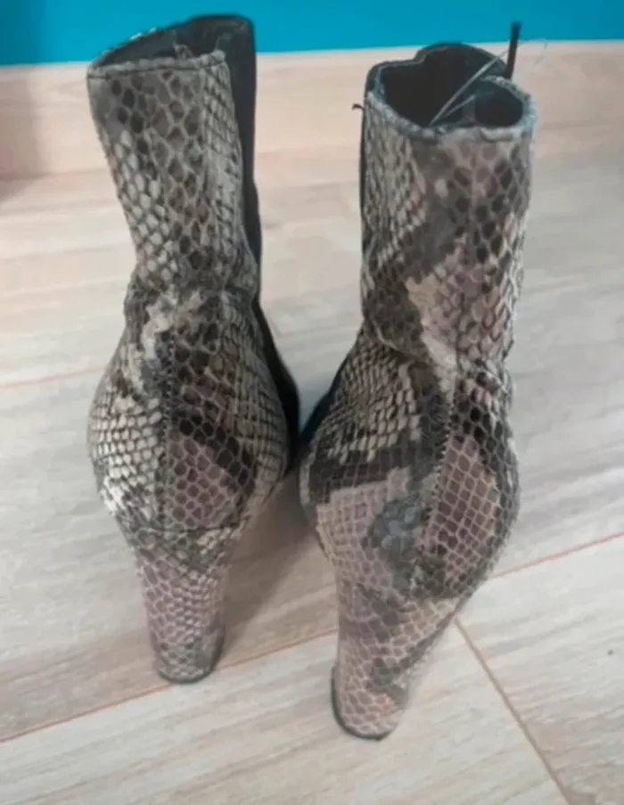 Bottines noires en daim bocage - photo numéro 3