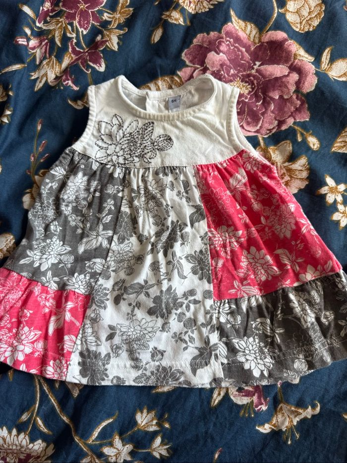 Joli lot de 9 robes d’été + 1 barboteuse 6 mois - photo numéro 4