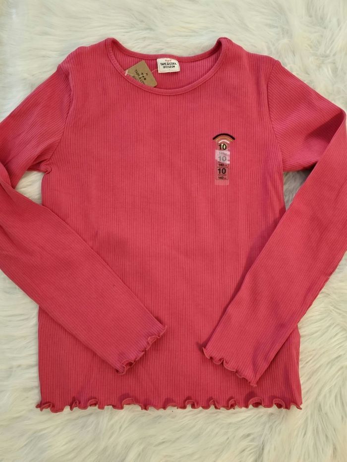 NEUF (non porté)🏷🤩😍superbe teeshirt ML 10 ans fille 🩷🩷🩷🩷
