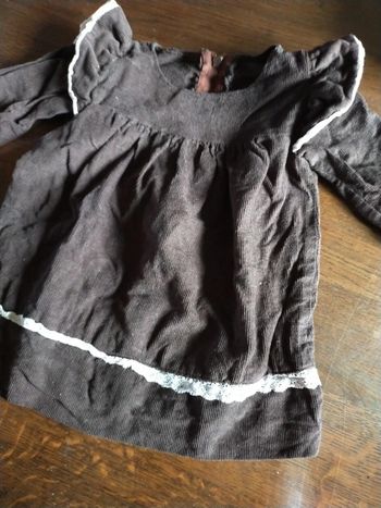 Jolie robe en velours côtelé et dentelle 12 mois