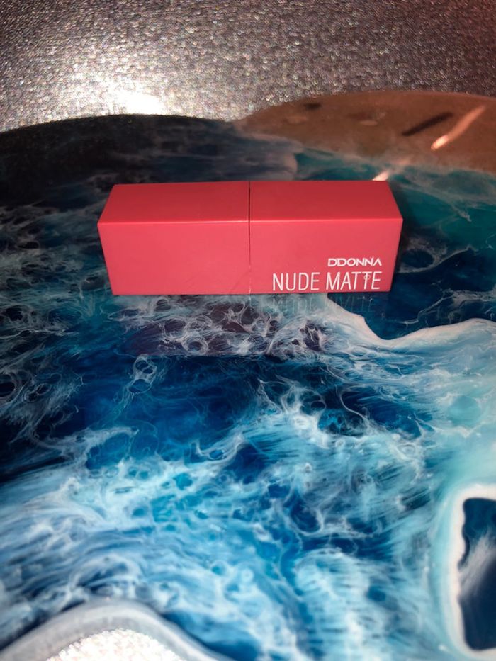 Rouge à lèvres matte - photo numéro 2