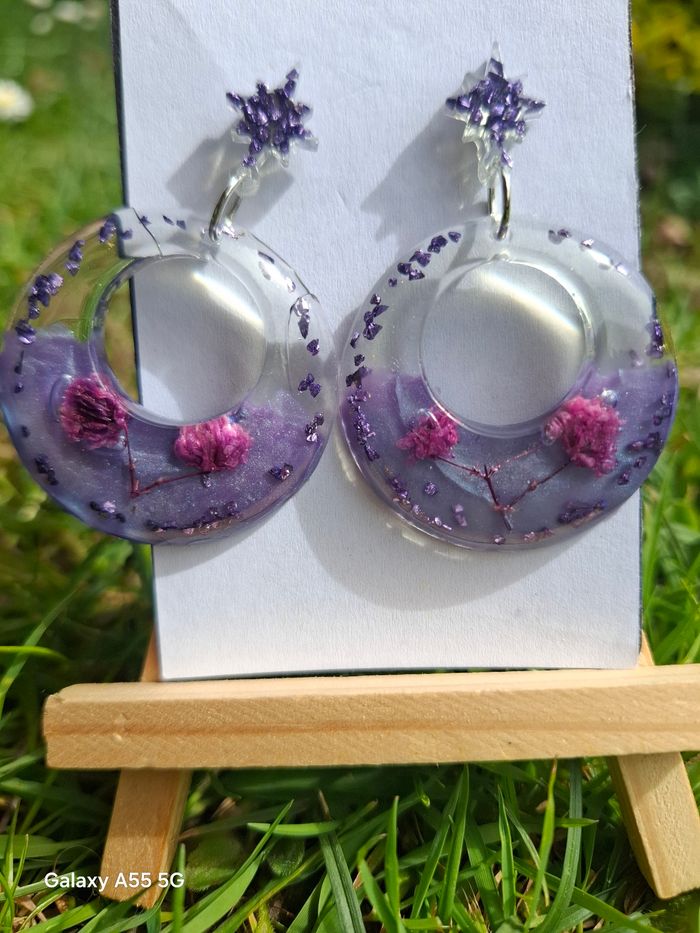 🌸 Nuit florale – Boucles d’oreilles violettes aux fleurs séchées - photo numéro 3