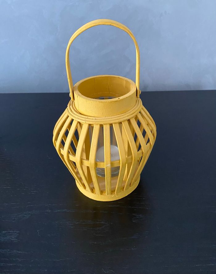 Photophore rotin jaune moutarde «  maisons du monde »