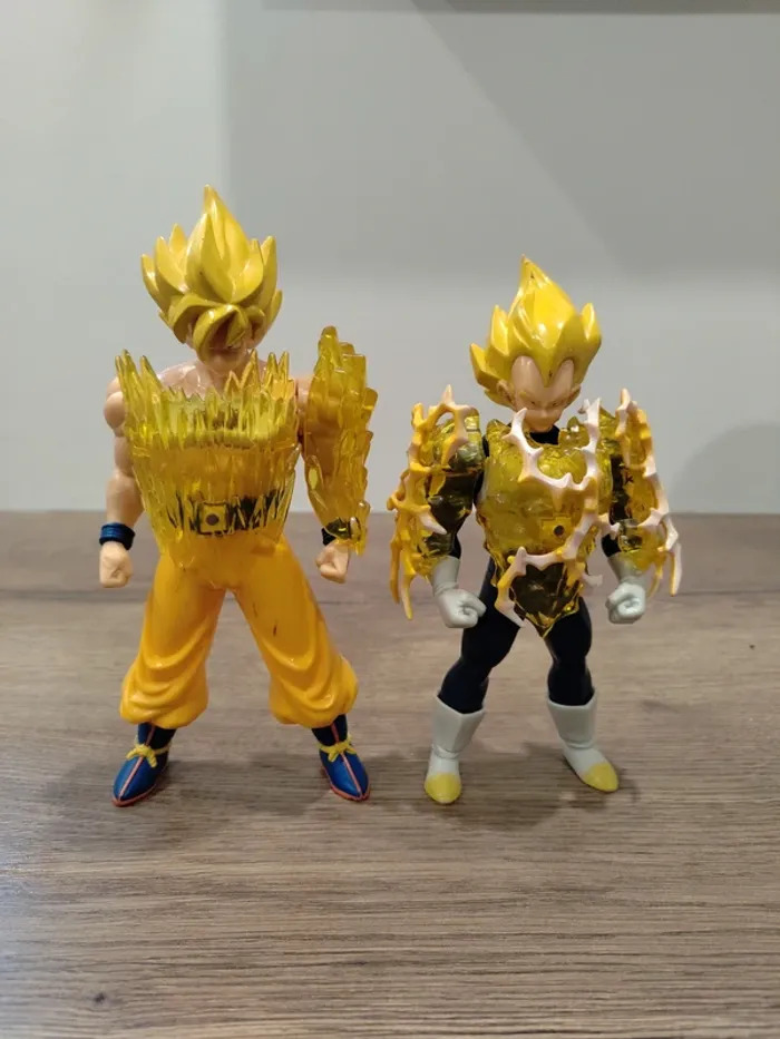 2 figurines dragon ball bs/sta 2008