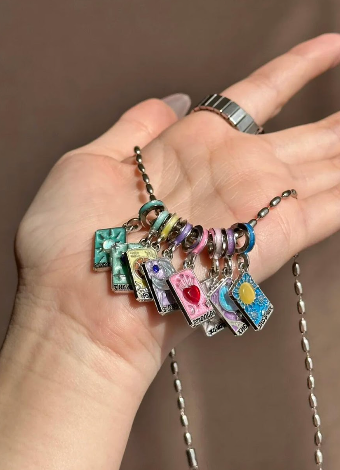 Tarot Charm Necklace Colorful Vintage Style - photo numéro 2