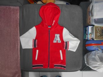 Veste, taille: 104/110 cm (correspond à du 4/5 ans) à 0,50 EURO