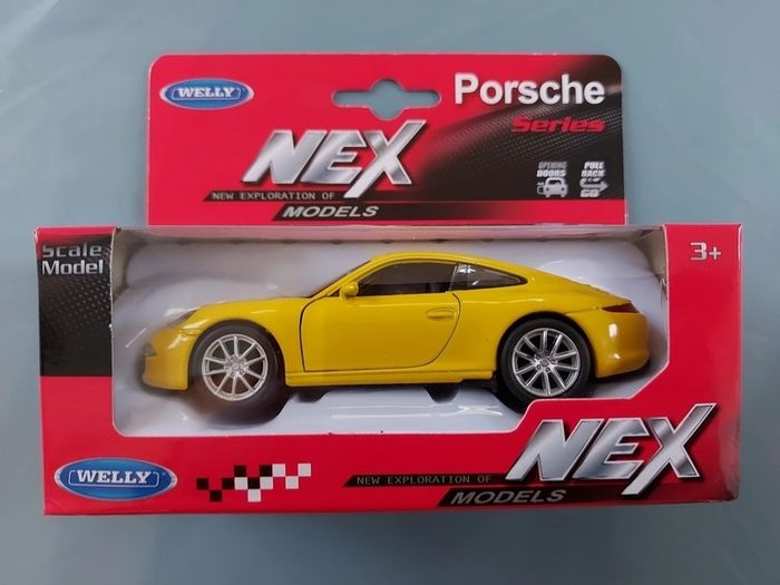 Porsche  911 carrera s - jaune
