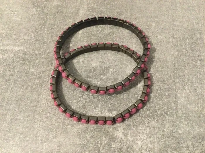 2 petits bracelets rose - photo numéro 2