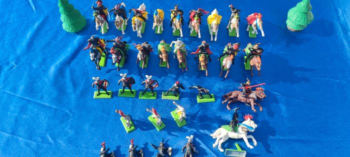 Lot de 31 Chevaliers cavaliers Britains - photo numéro 6
