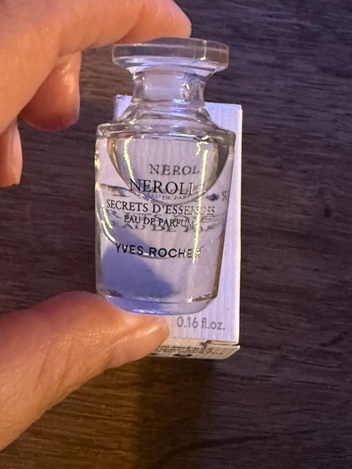 Parfum femme nécrologie secret d’essence Yves rocher miniature - photo numéro 2
