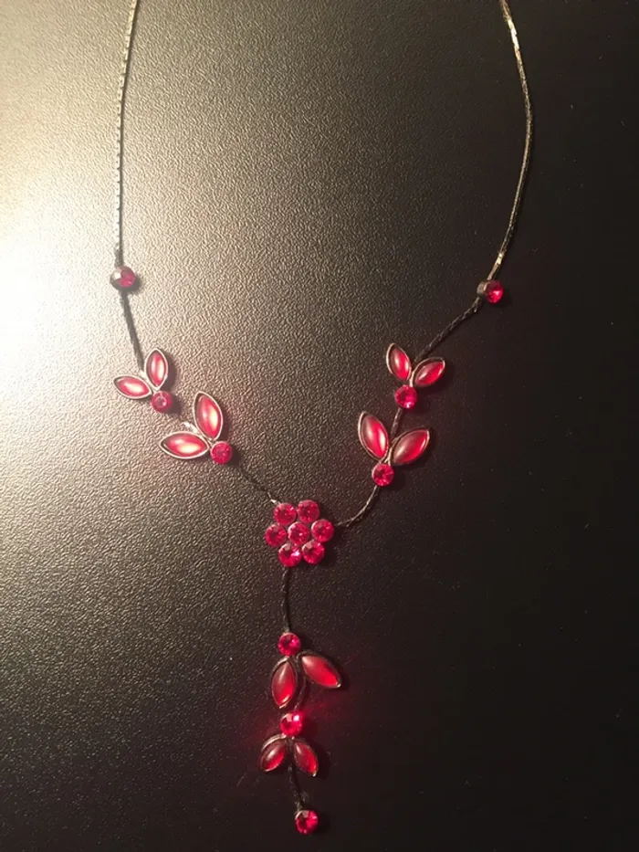 Collier noir et rouge fantaisie Claire’s - photo numéro 2