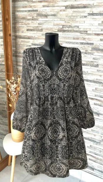 Robe chic noire et grise