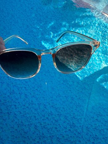 Paire de lunettes neuves