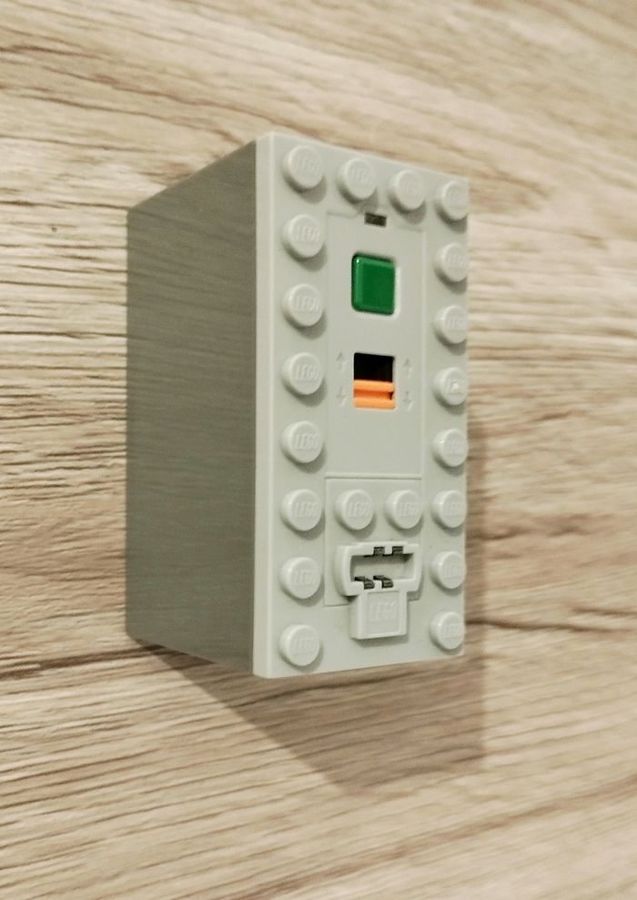 LEGO 8878 Boitier à piles rechargeables Power Functions - photo numéro 4
