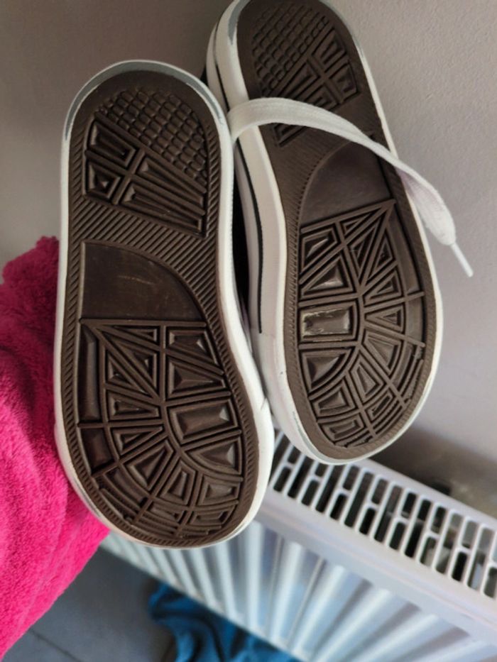 Chaussures à lacets fille t 26 - photo numéro 3