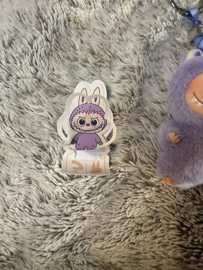 Labubu pin for love lettre ? - photo numéro 3