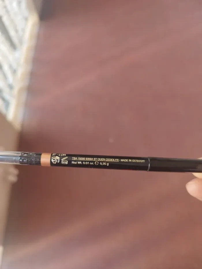 Crayon contour à lèvres Yves Saint Laurent couleur or n°27 - photo numéro 7