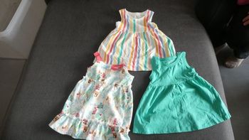 Lot 3 robes sans manches – NEUF - 12 mois fille – lot A