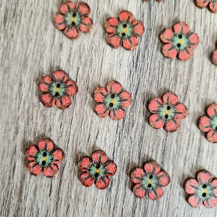 Lot de 17 boutons fleurs en bois - photo numéro 2