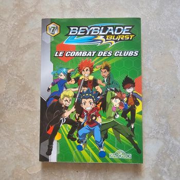Livre Beyblade burst 7