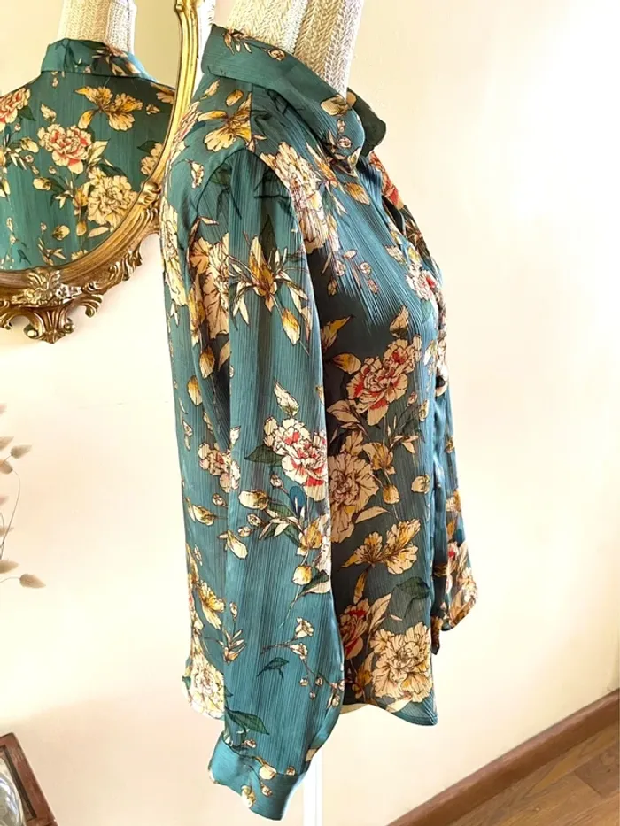 Sublime blouse chemise manche longue à boutonnage fluide motif floral Zara - photo numéro 13