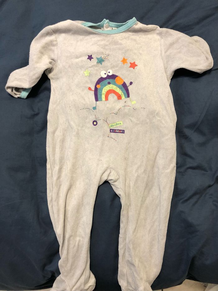 Pyjama velours bleu pale arc en ciel 18 mois