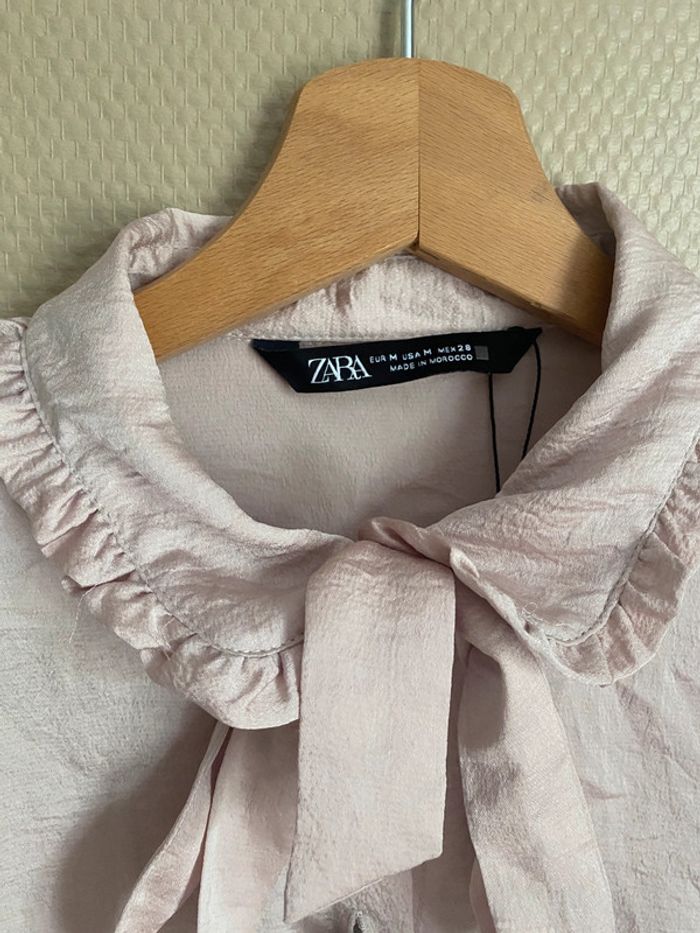 Chemiser Zara avec boutons bijoux et col à nouer - photo numéro 3