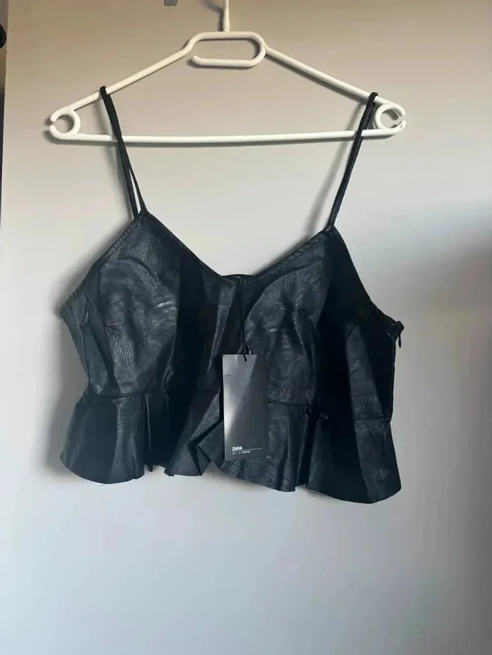 Top court noir Zara taille L neuf