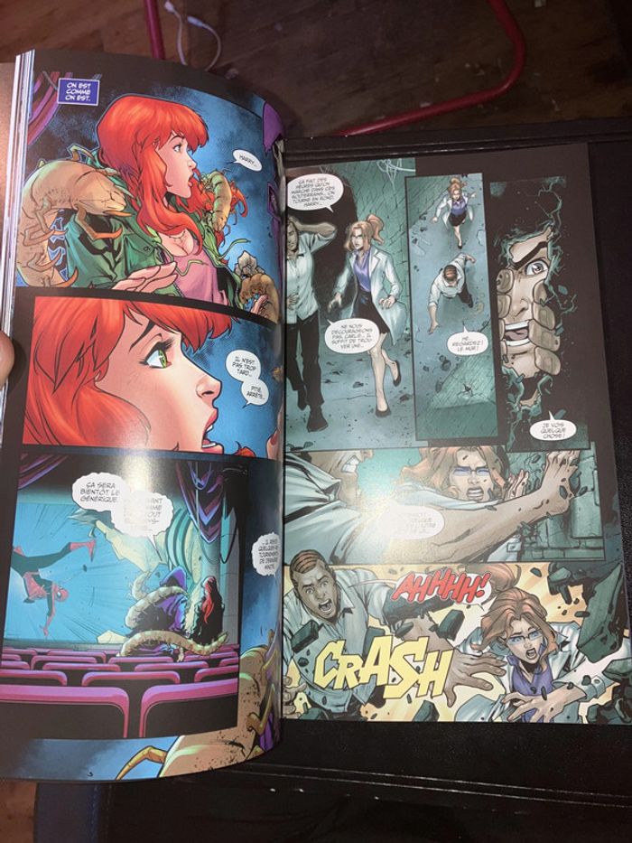 Marvel Comics N°05 (Variant - Tirage limité) - photo numéro 2