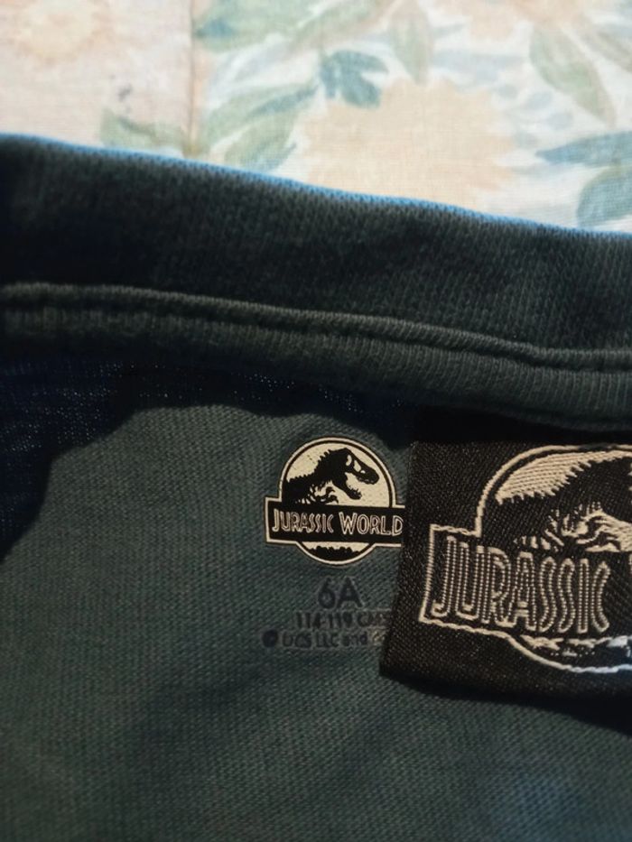 Tee-shirt Jurassic world 6 ans - photo numéro 3