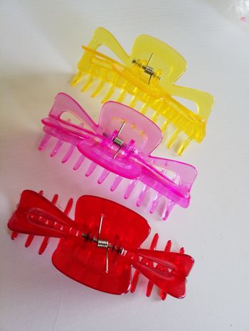 3 pinces à cheveux grand modèle  neuve