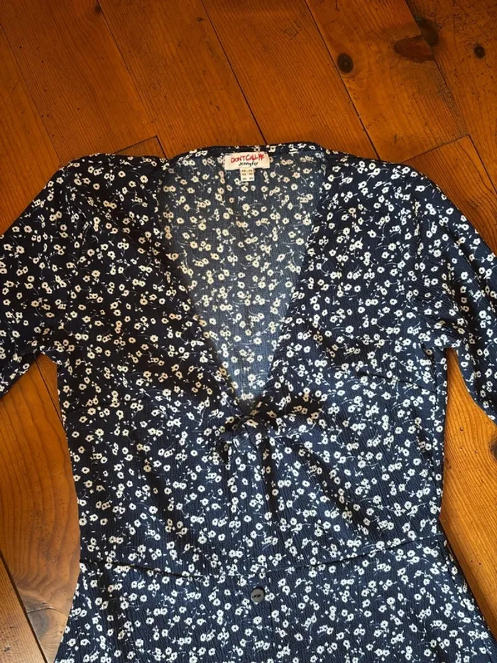 Robe Jennyfer – Bleu à fleurs blanches – Décolleté – Taille XS - photo numéro 4